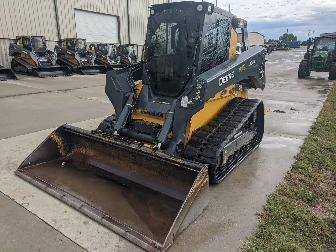 2023 John Deere 333G