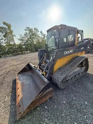 2022 John Deere 325G