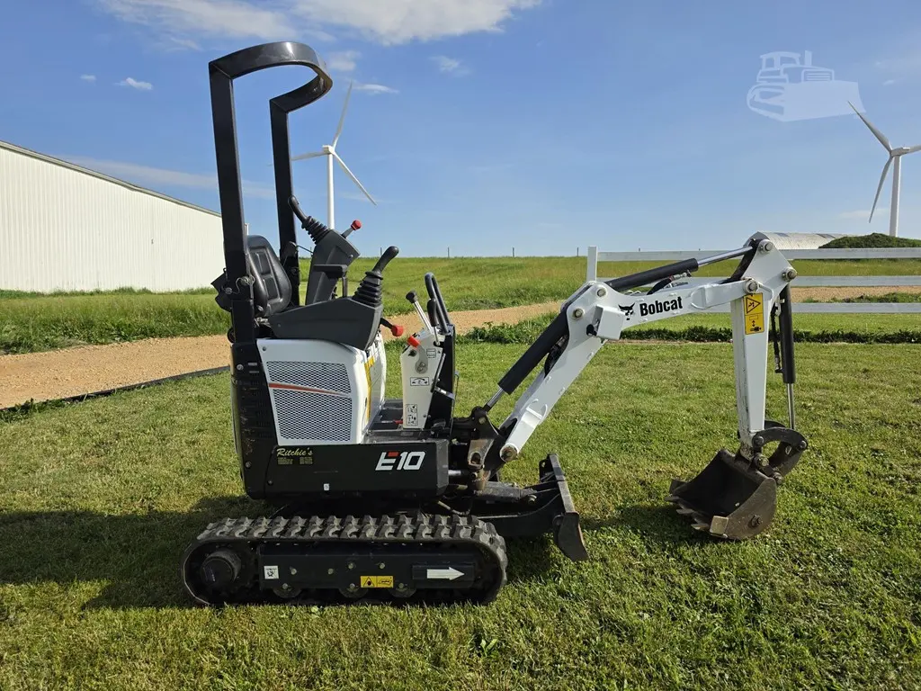 2022 Bobcat E10