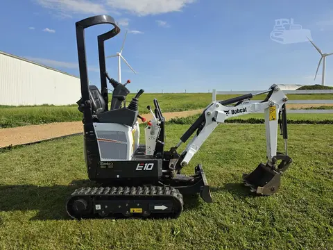 2022 Bobcat E10