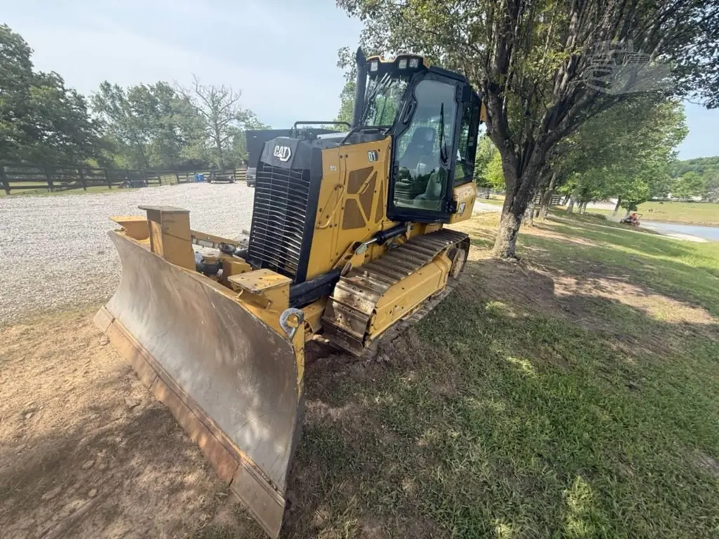 2023 Caterpillar D1