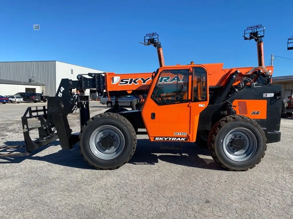 2023 SkyTrak 10054