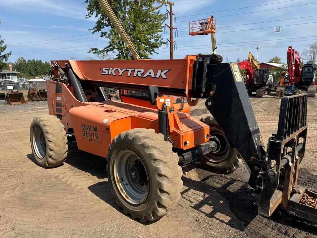 2016 SkyTrak 8042