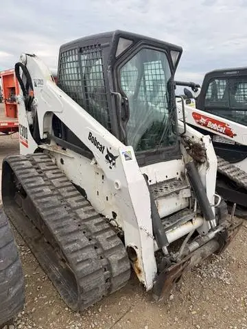 2005 Bobcat T300