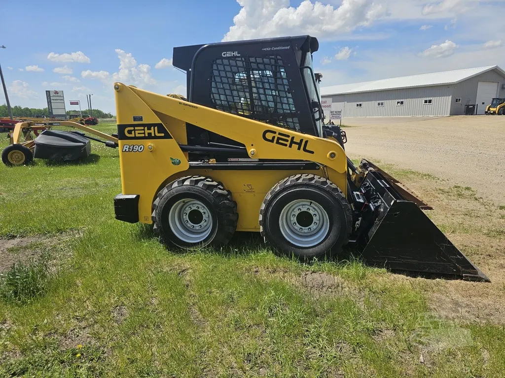 2021 Gehl R190