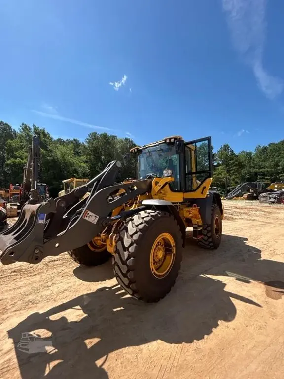 2025 Volvo L90H