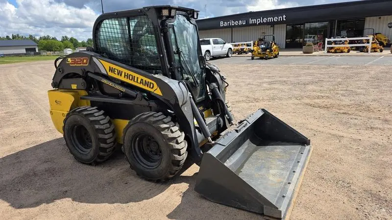 2024 New Holland L320