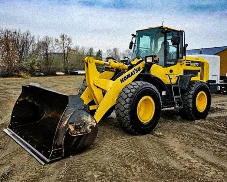 2016 Komatsu WA270-7