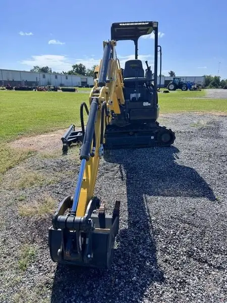 2023 New Holland E26C