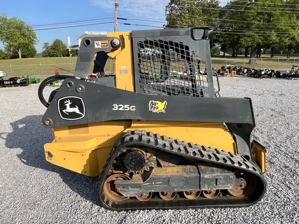 2022 John Deere 325G