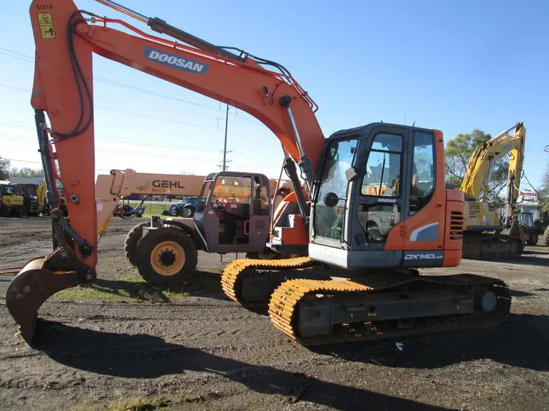 2018 Doosan DX140LCR-5