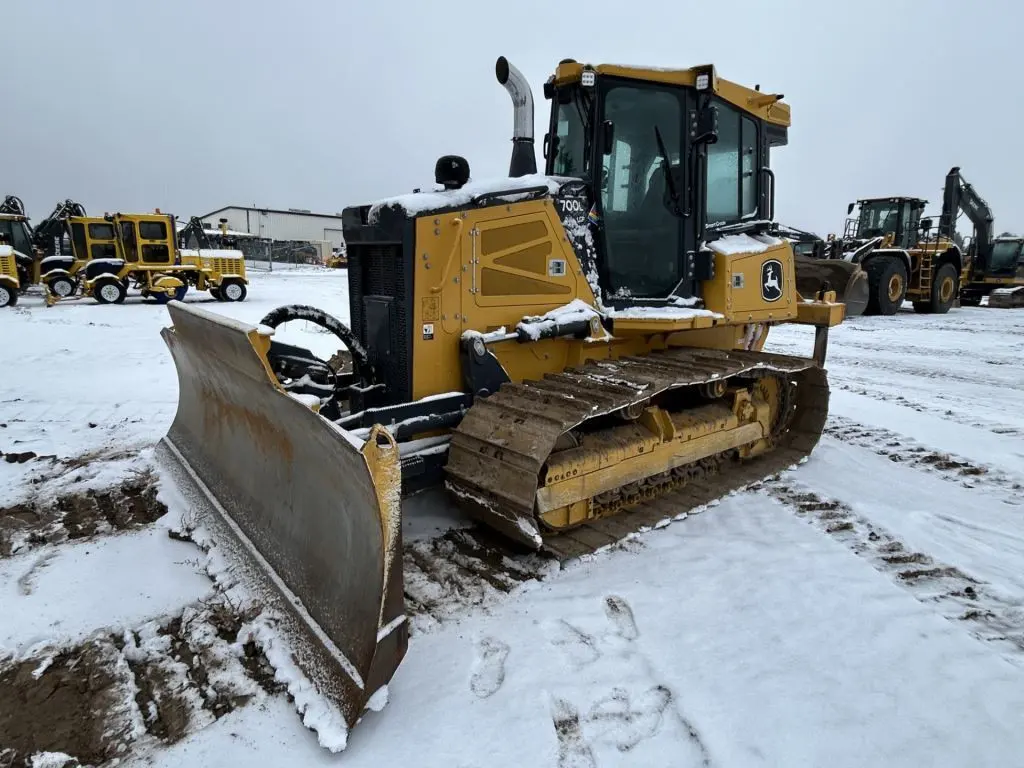 2023 John Deere 700L