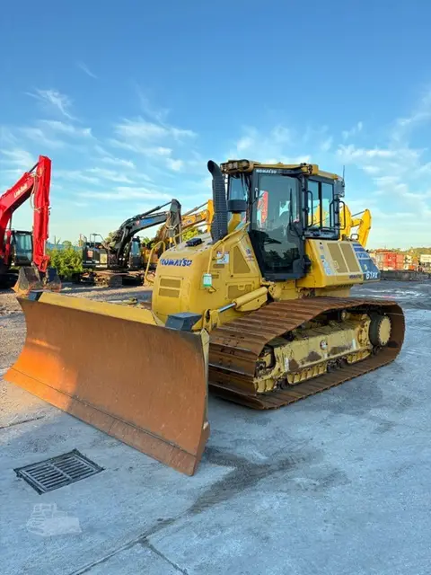2023 Komatsu D61PX-24