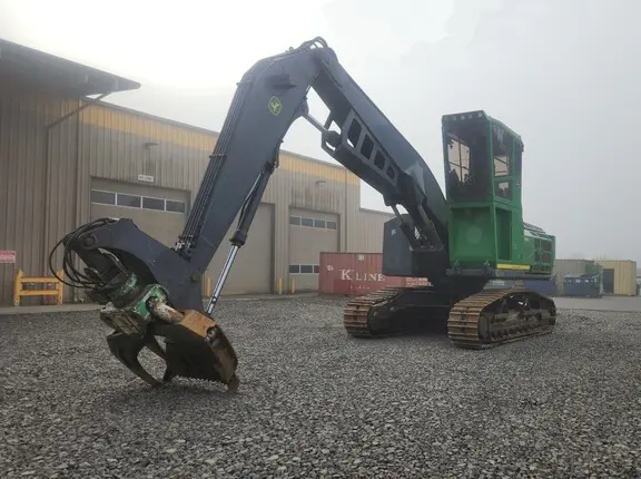 2017 John Deere 3156G