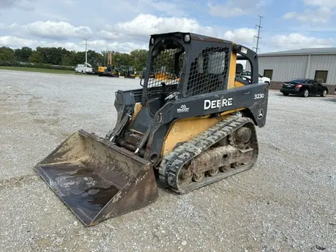 2012 John Deere 323D