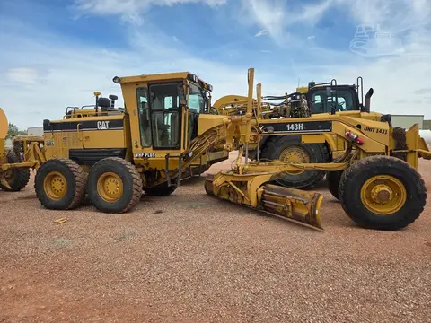 2002 Caterpillar 143H