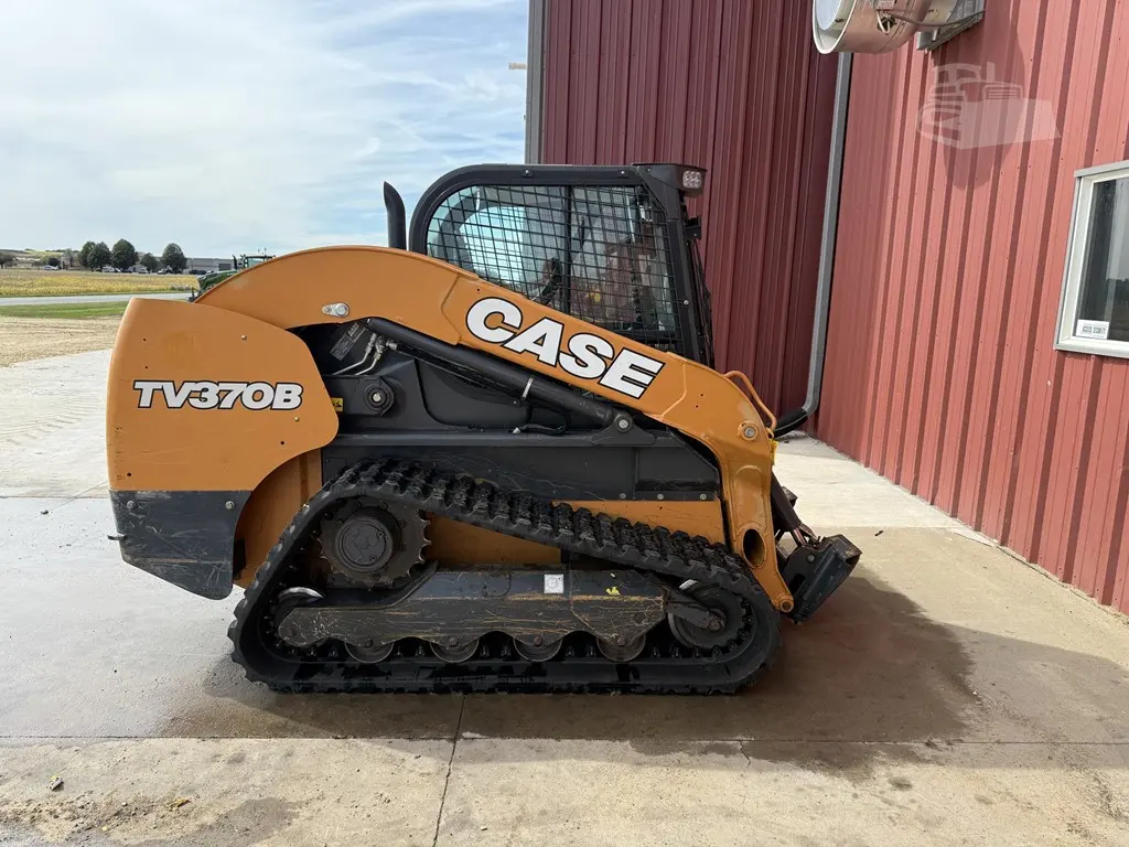 2021 Case TV370B