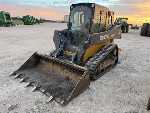 2017 John Deere 323E