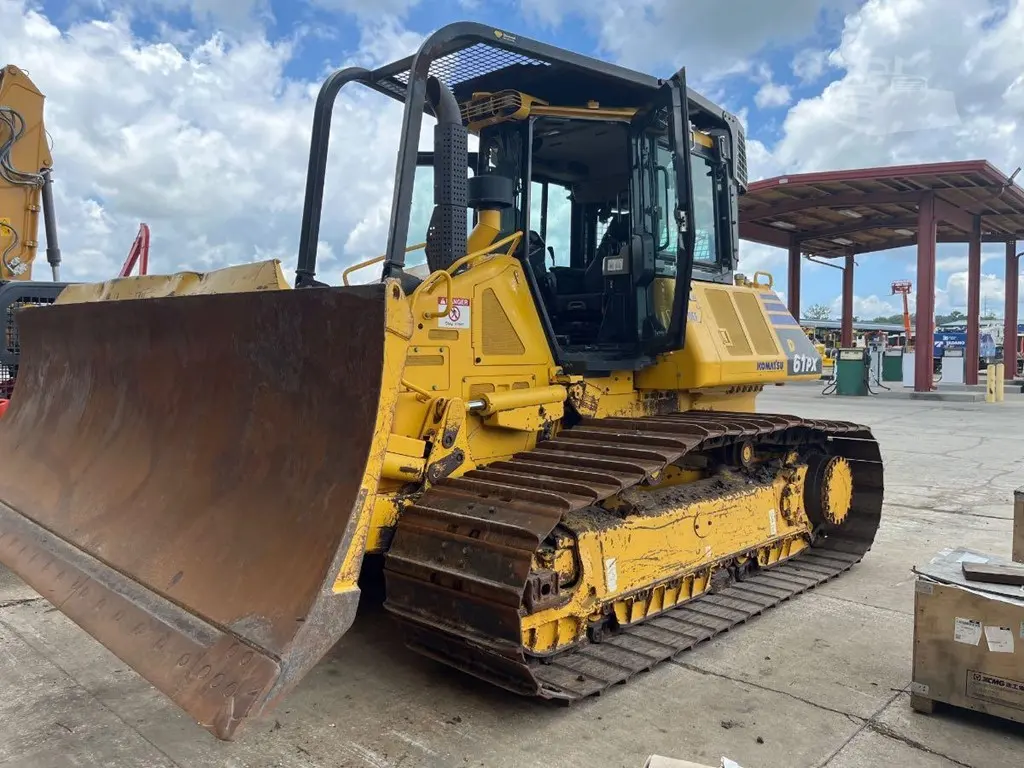 2022 Komatsu D61PX-24