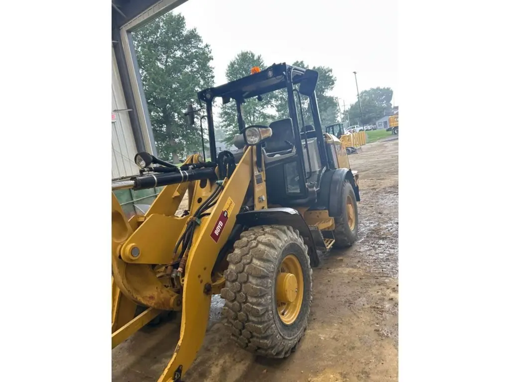 2019 Caterpillar 906M