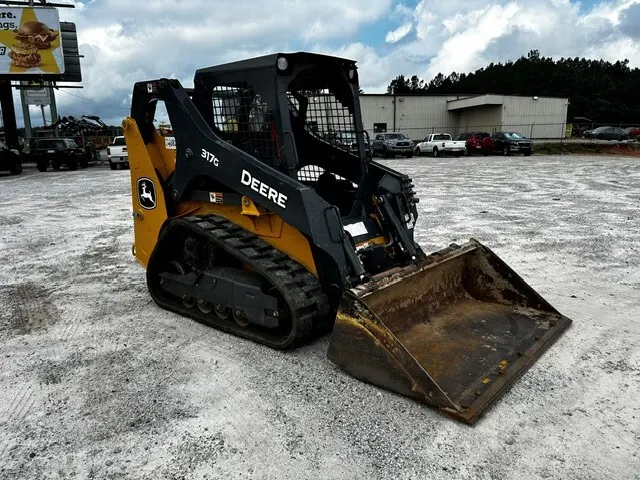 2022 John Deere 317G